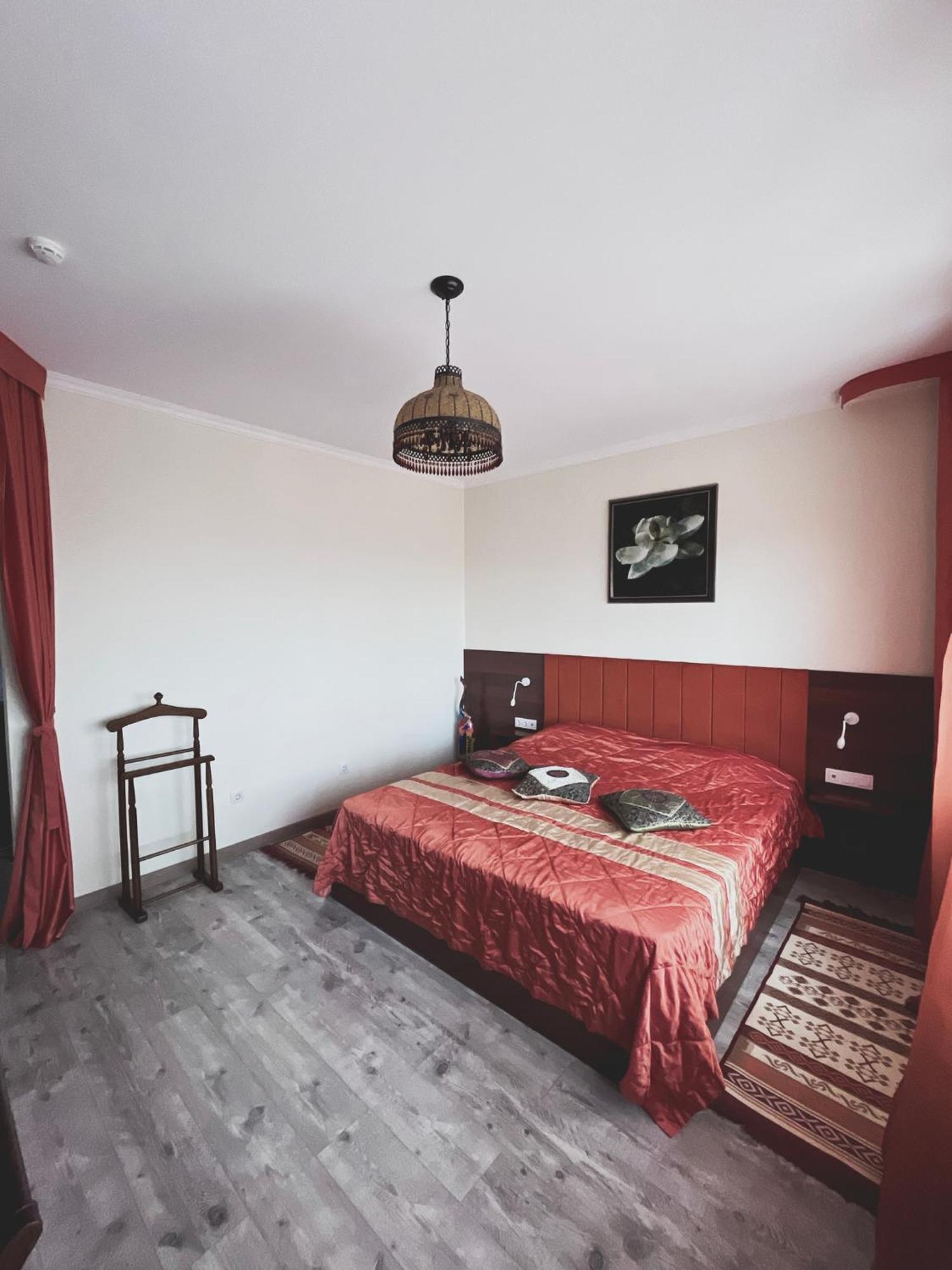 Vip House Hotel Astana Exterior foto
